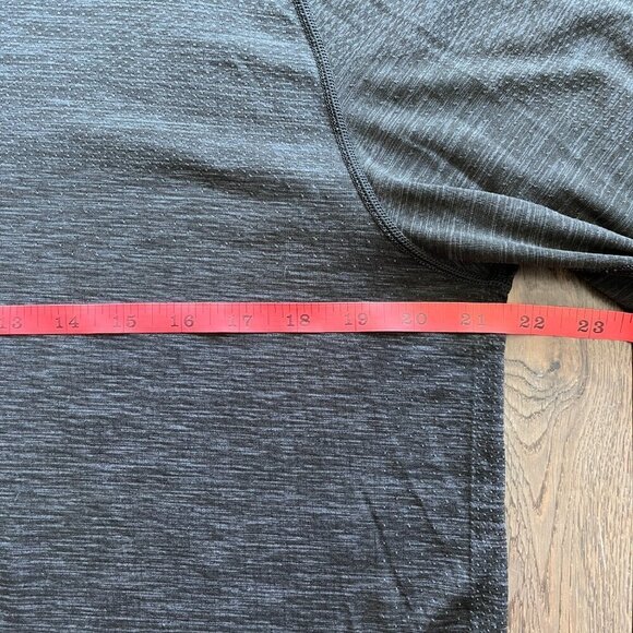 Lululemon Men's Metal Vent Tech 1/2 Zip Size L Deep Coal Black Activewear - Picture 7 of 8